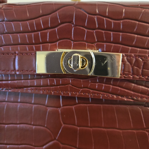 Victoria Hyde London Croc-Embossed Top Handle Bag - Picture 3 of 6